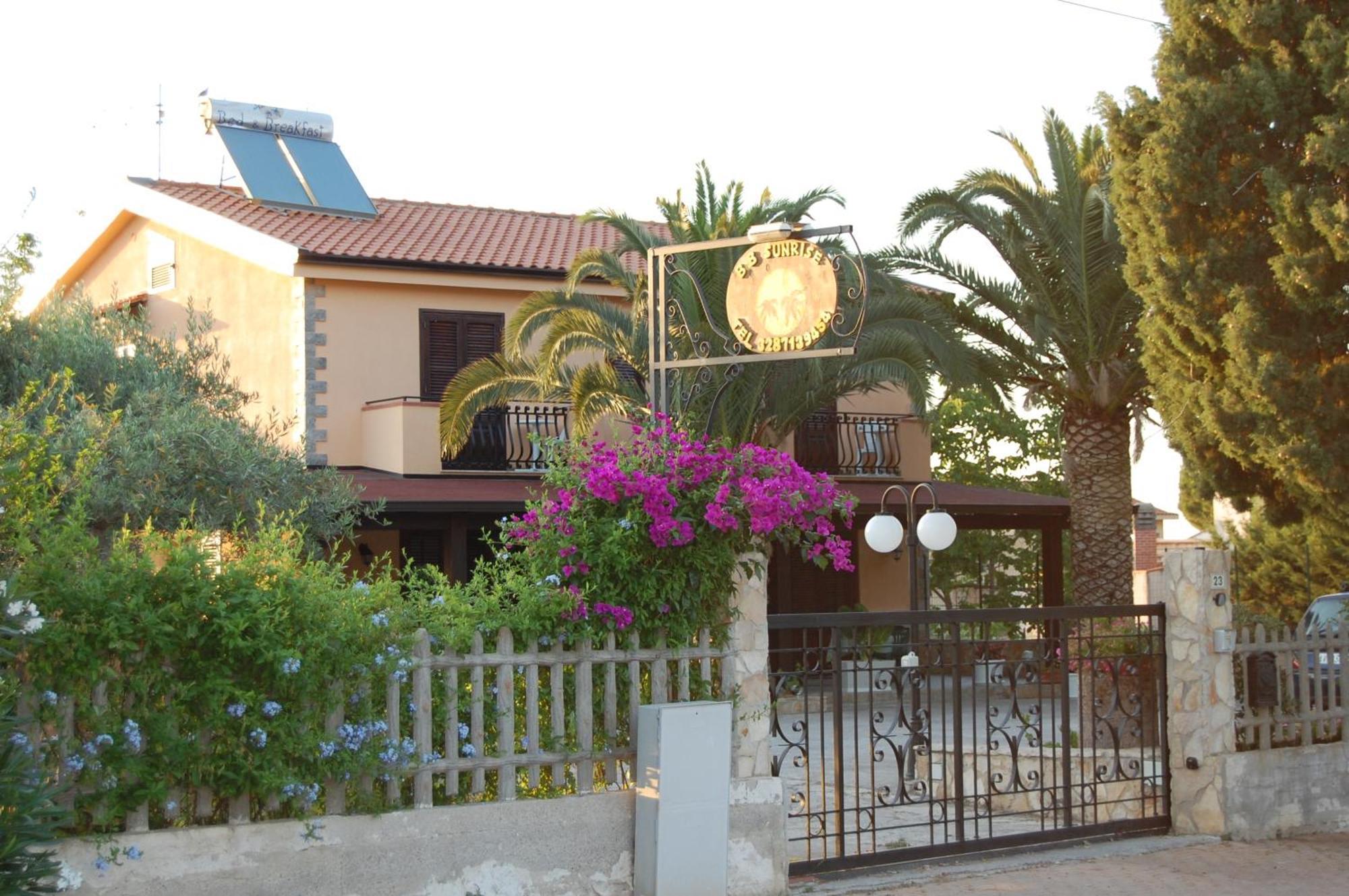 Sunrise Bed and Breakfast Lascari Exteriör bild